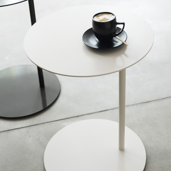 Mesa de arrime metal blanca